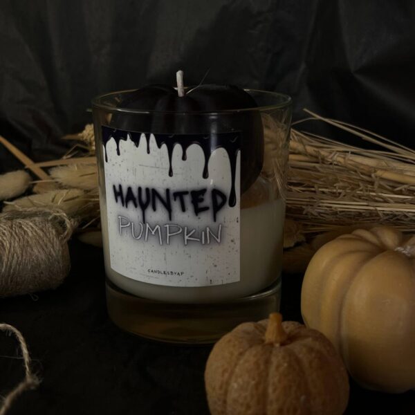 Hunted Pumpkin soy candle – Halloween-themed candle with spooky scents