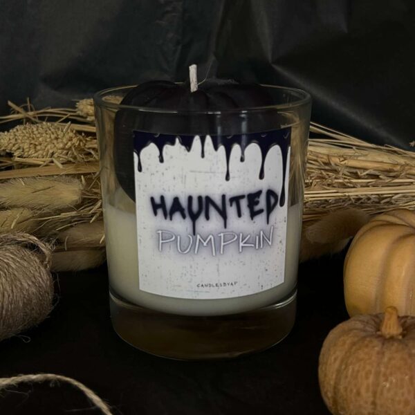 Hunted Pumpkin soy candle – Halloween-themed candle with spooky scents